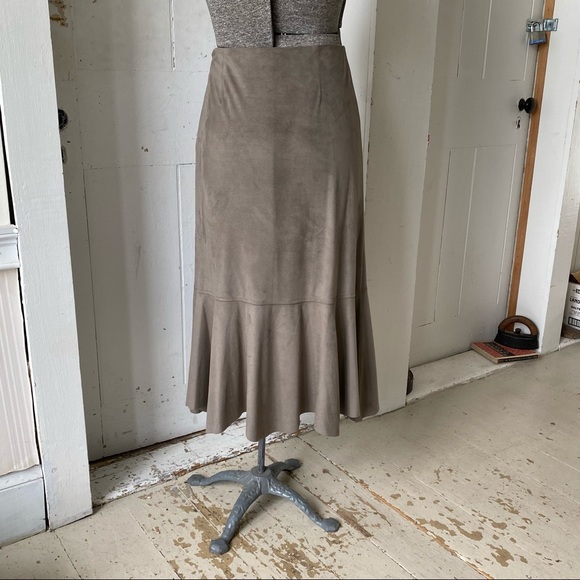 J.Jill UltraSuede Modest Gored MIDI Skirt - Picture 11 of 11